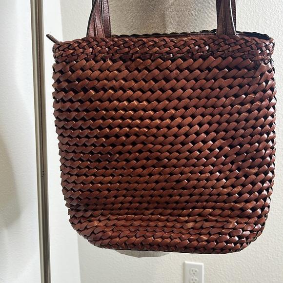 Fossil Woven Leather Bag - Picture 4 of 7